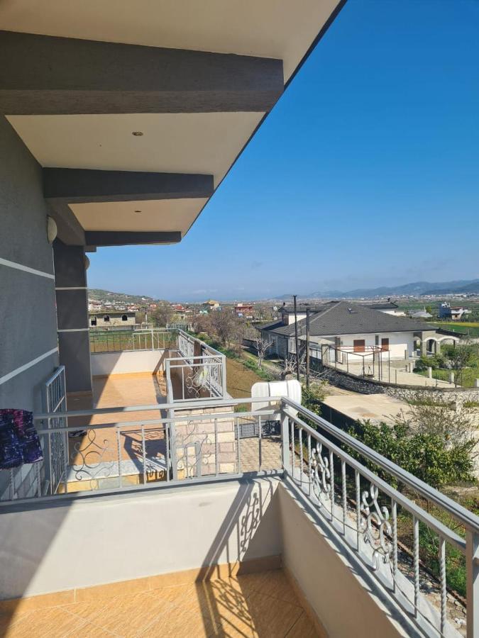 בראט Guest House Ilir מראה חיצוני תמונה