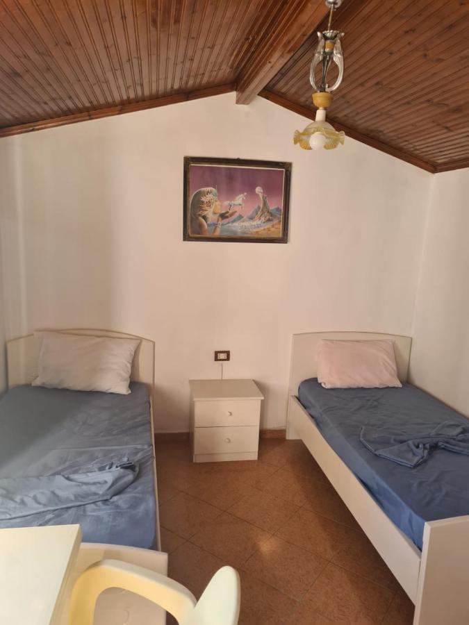 בראט Guest House Ilir מראה חיצוני תמונה