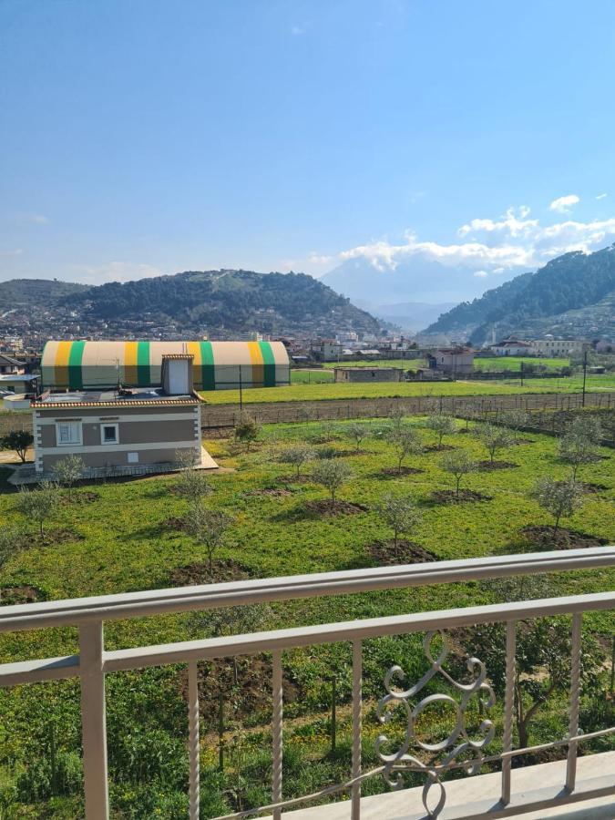 בראט Guest House Ilir מראה חיצוני תמונה