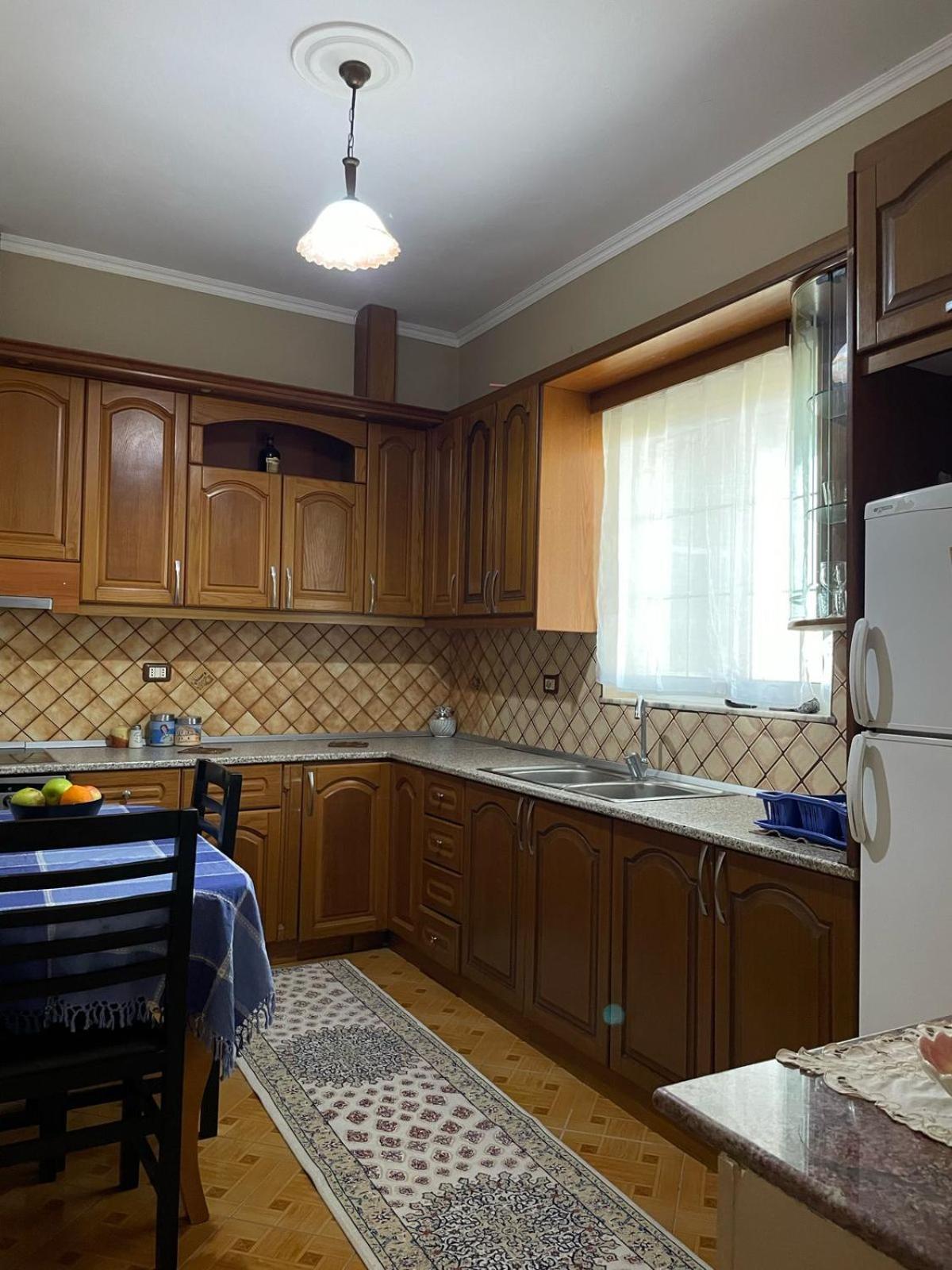 בראט Guest House Ilir מראה חיצוני תמונה