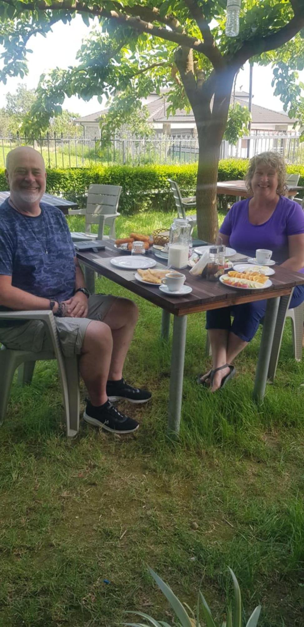 בראט Guest House Ilir מראה חיצוני תמונה